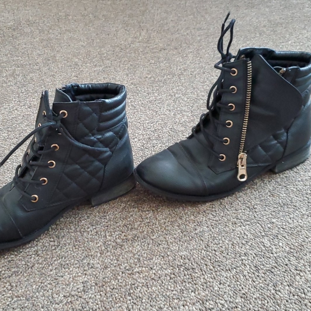 Boots - Picture 2 of 3